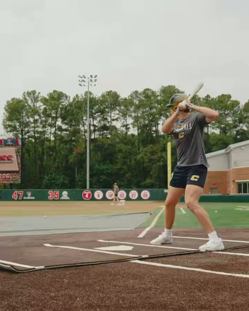 Drake can rake💥

#thecanes #DifferentBrandOfBaseball 