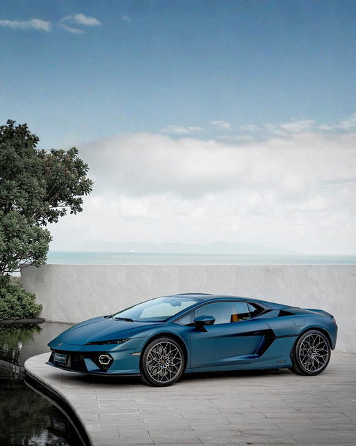 Designed to capture the eye. Engineered to awaken every sense. Lamborghini Temerario in Blu Marinus.

#Lamborghini #Temerario 