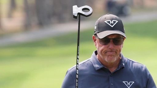 Phil Mickelson is no longer a member at his home course, The Farms Golf Club in Santa Fe, as he has been accused of “nonconsensual” and “inappropriate” contact with an employee. 