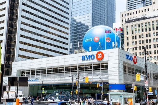 Toronto’s skyline just got an upgrade ⚽

With a 50-foot BMO x @CanadaSoccerEN ball lighting up the skyline, we're welcoming the world in a big way! 