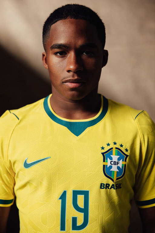 Obrigado Deus por estar sempre ao meu lado e realizar meu sonho de estar em uma Copa do Mundo. Vamos juntos, com todo o povo Brasileiro 🙏🏿🇧🇷 @CBF_Futebol 
