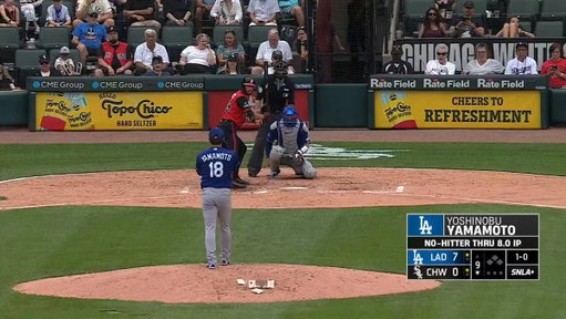 FORMER SAVANAH BANANA TRISTAN PETERS JUST BROKE UP YAMAMOTO’S NO NO IN THE 9TH 