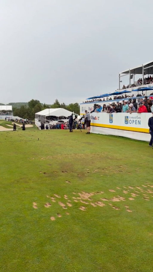 Fans at the #RBCCanadianOpen had boos for Wyndham Clark a day after Clark took to the tee in a Team USA Jack Hughes jersey 😅 