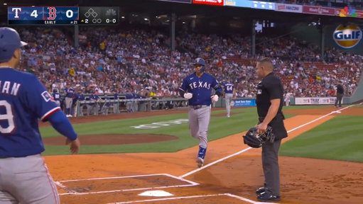 A YOUNG SCOTLAND FAN HAS CAUGHT A HOME RUN AT THE RED SOX GAME 🤯🏴󠁧󠁢󠁳󠁣󠁴󠁿

Best trip ever for this young lad 💙 
