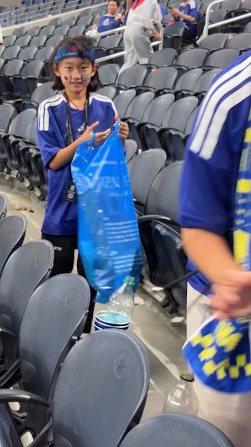 The reason Japan fans clean the stadium after each game. Respect. 🤝🇯🇵 