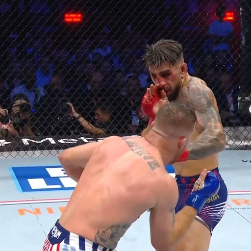 💢  ESTE COMBATE PASARÁ A LA HISTORIA 💢

🏆 NUEVO CAMPEÓN 🏆

Después de un brutal combate, 🇺🇸 @Justin_Gaethje se lleva la mejor victoria de su vida en la Casa Blanca 

#UFCWhiteHouse | Estamos en vivo por @PPlusDeportes | Presentado por @cryptocom @RamTrucks 