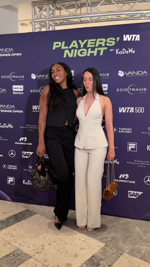 girls just wanna have fun 💁‍♀️

our players enjoy a night out in the city to kick off the @berlin_tennis!

#BTO26 
