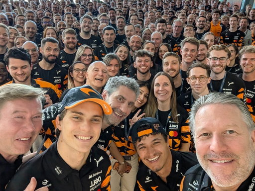The team behind 1000 GPs 🧡

#McLarenF1 
