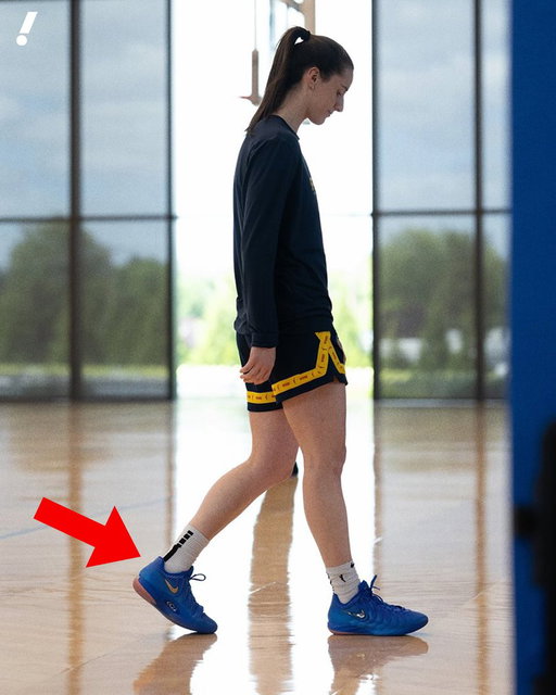 Caitlin Clark wearing her new signature shoe 👀

The Nike Caitlin 1s are expected to launch in October 👟

(via @CaitlinClark22) 