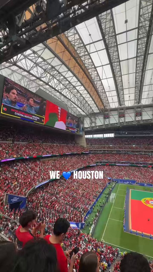 cryin in the club* rn 🥹

*houston stadium

#FIFAWorldCup #WeAreHouston 