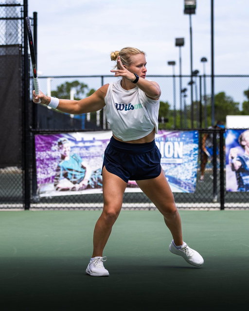 On court with pro trainee @peyton_stearns 🎾

At IMG Academy, professional players have access to world-class coaching, elite facilities, and comprehensive performance support. 