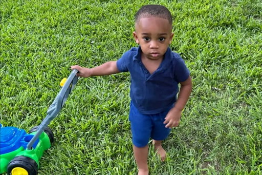 🇺🇸: U.S. police shot and killed 1-year-old baby Kohen Kartier Wiley while he was in a car outside a Walmart store in Mississippi.

Police fired into the car while responding to an alleged shoplifting incident – admittedly seeing baby Kohen before shooting. 