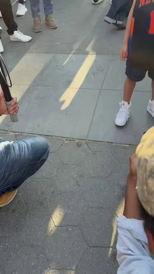 Jalen Brunson personally FaceTimed the young Knicks fan who won the Jalen Brunson look-alike contest in Washington Square Park 📲🗽

Brunson said he previously planned to attend the contest in person before being invited to throw out the first pitch at Wednesday’s Yankees game.

The young fan also won $5,000. 

King of New York! 

Via. Jake Epstein