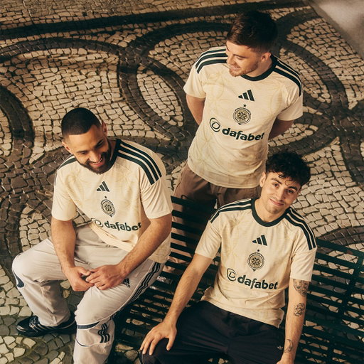 🚨 𝑺𝑯𝑰𝑹𝑻 𝑨𝑳𝑬𝑹𝑻: The new Celtic Third shirt.

The design draws inspiration from the entrance tiles of Estádio Nacional, the site of Celtic's legendary European triumph.

What do you think? 🤔 