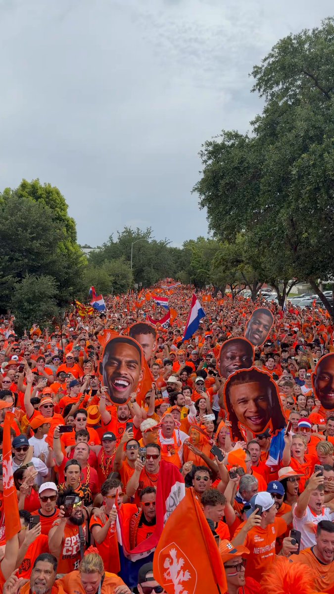 HOUSTON = ORANJE! 😍🧡

#NothingLikeOranje #FIFAWorldCup #NEDSWE 