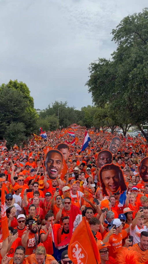HOUSTON = ORANJE! 😍🧡

#NothingLikeOranje #FIFAWorldCup #NEDSWE 