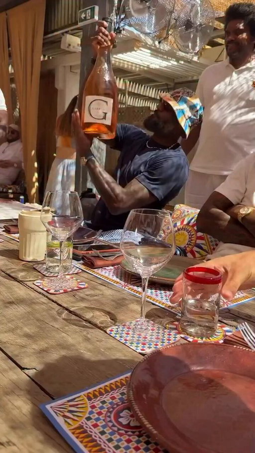LeBron James acting like he’s shooting off a grenade launcher with the massive bottle on the Cavaliers’ championship reunion vacation 😂🍾

LeBron is hilarious 😂 