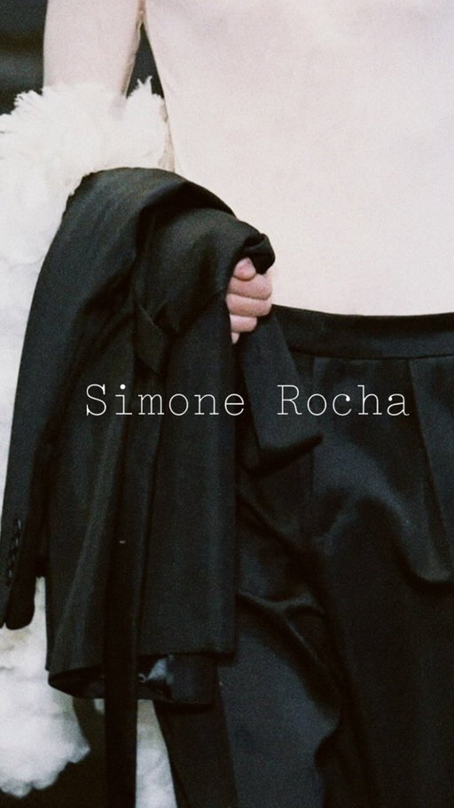 DAY THREE - Pitti Uomo: Simone Rocha’s debut menswear show, inspired by the cinematic romance of the 1985 film A Room With a View. Was a masts class in subverting traditional gender roles, by incorporating her signature ultra feminine style into utility driven menswear… 