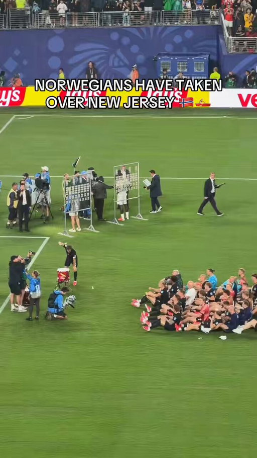 Now THAT’S how you celebrate a World Cup win 😱 @TickPick 