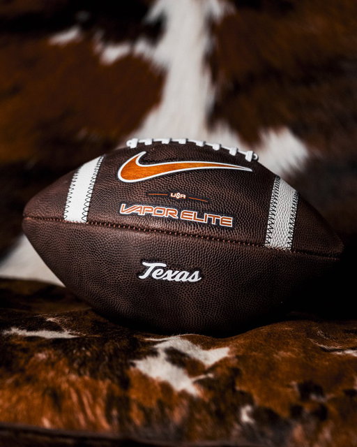 Inspired by Bevo. Built for Texas. 

The 2026 game ball has arrived 🤘

@UTexasEquipment x @BigGameUSA 