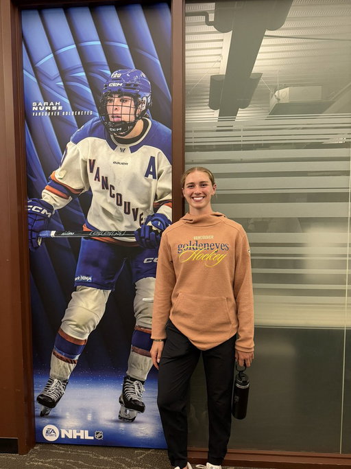 look who we ran into at @EASPORTS today 🤗 @nursey16 