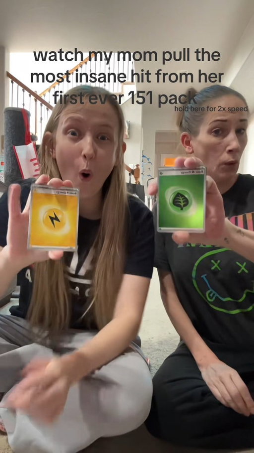 She pulled the top hit in her first 151 pack! (head exploding emoji from apple please)

#pokemon #pokemontcg #pokemoncards #charizard 