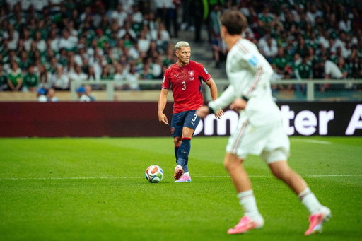 Half-time. 

🇨🇿0⃣:0⃣🇲🇽 #FIFAWorldCup 