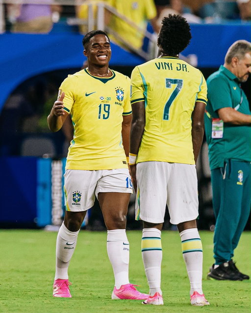 Big seveeeeen 🤩💚💛 @vinijr 