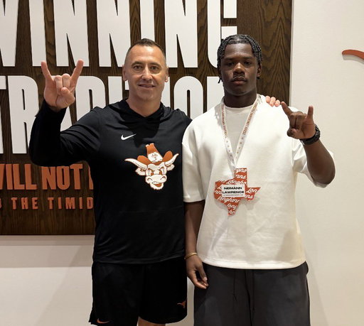NEWS: Texas lands a commitment from elite 2028 QB Neimann Lawrence. 

“The development was the biggest thing” 

Read: https://www.on3.com/rivals/news/elite-2028-qb-neimann-lawrence-commits-to-texas-the-development-was-the-biggest-thing/ 