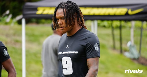 NEW: No. 1 cornerback John Meredith made a splash with his commitment to the Longhorns over the Aggies this month

“I love A&amp;M to death. It’s nothing personal. It’s business.”

More: https://www.on3.com/rivals/news/no-1-cb-john-meredith-goes-in-depth-committing-to-texas-over-texas-am-nothing-personal-its-business/ @JOHN_MEREDITH2 