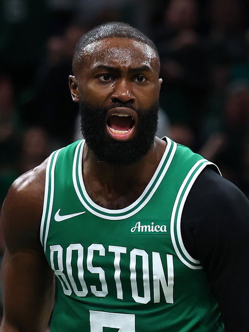Jaylen Brown’s trade value isn’t that high around the league, per @BobbyMarks42 

“I had an analytics guy tell me, ‘We view [Jaylen Brown] as the seventh-best player on a TEAM.’”😳

(Via @SiriusXMNBA ) 