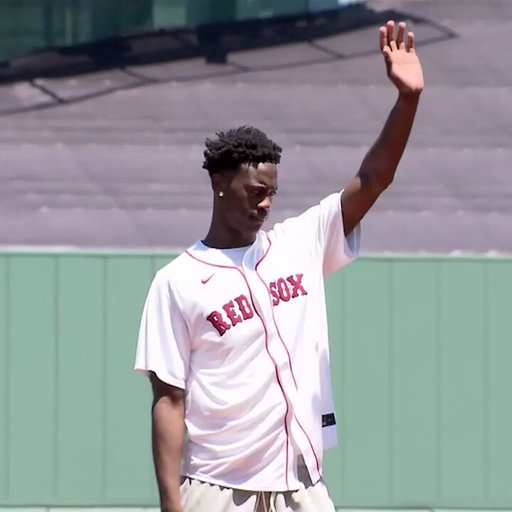 AJ Dybansta threw the first pitch at the Boston Red Sox game today 💪

(via @mlb) 