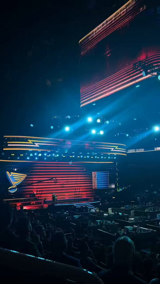 Listen to the crowd’s reaction to the Mason McTavish trade yesterday at the NHL Draft 😅 