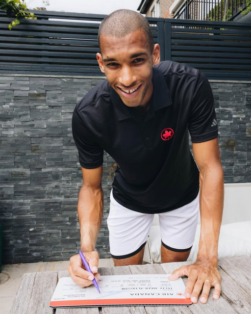Very proud to become the newest global brand ambassador of @AirCanada 🙌🏽🇨🇦🤩✈️ 