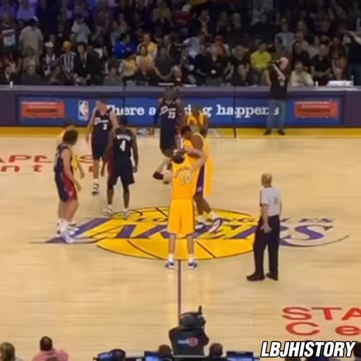 Throwback to LeBron going against prime Kobe in 2009 🔥🔥

 