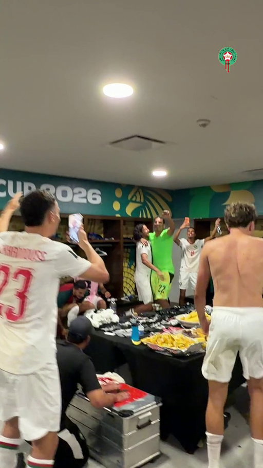 فرحة التأهل من قلب غرفة الملابس! 🇲🇦❤️

Special moments in the dressing room after qualification! 🤩

#DimaMaghrib  #FIFAWorldCup 
