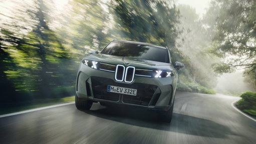 Introducing the new BMW X5. Bold presence, intuitive intelligence and unmatched versatility. No change in attitude.  

The new BMW X5 offers complete driving freedom with a range of different drivetrains.  

#BMW #THENEWBMWX5 #X5

BMW iX5 60 xDrive¹, ²: Energy consumption, combined WLTP in kWh/100 km: 23.9 – 20.1; Electric range, WLTP in km: 645 – 845.    

¹ Provisional figures that have not yet been officially confirmed.   

² The stated values are based on the mandatory WLTP measurement procedure. The real-life values depend on various factors, e.g. cargo weight, driving style, route, weather conditions, auxiliary electrical consumption (including air conditioning), tires, battery state of health.