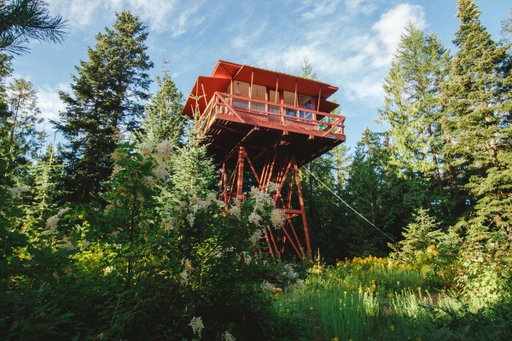 Here’s a lil historic 1959 fire lookout tower on 12 private acres in Northern Idaho 

Only $480,000 