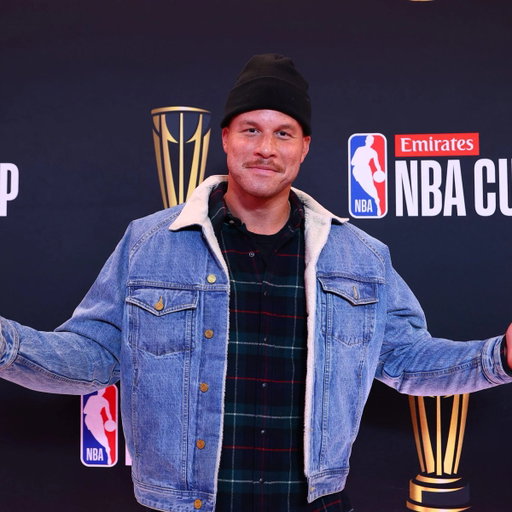 Blake Griffin reveals he never uses sports psychologists after he discovered his was leaking his deepest conversations: 

“The Clippers hired a sports psychologist that everyone was required to meet with, we talked and when he left, I went to take a shower and when I got out I seen I had a voicemail. It was the psychologist and he said ‘Hey coach, just left Blake’s house, great talk and we discussed some interesting things.’… I was like oh my God, I’m never meeting another sports psychologist again.” 

The psychologist accidentally called Blake instead of his coach, with the intention to leak their sensitive convo. 😅 (via TMZ)