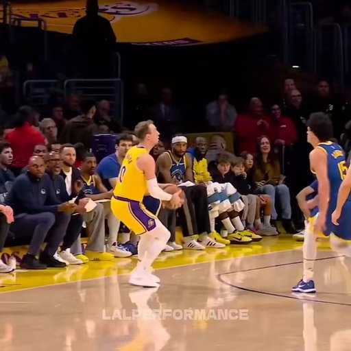 Luke Kennard w/ the Lakers in the reg. season:

9.0 PPG
52.7% - FG%
44.8% - 3P%

He’s one heck of a sharpshooter with some added playmaking here and there, let’s hope he stays hot in Phoenix 🔥 