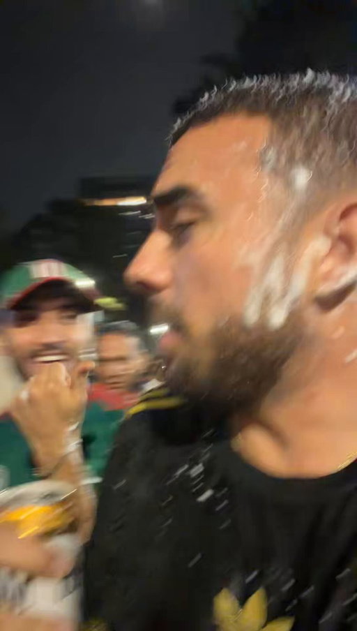 #Besos 