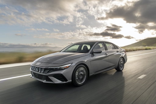 Record-breaking numbers all around! 📈

Best-ever June (77,555 units, +11% YoY), Q2, and first-half performance for Hyundai Motor America. Our electrified strategy is paying off:

⚡ Hybrid sales up 74% in June, 67% YTD
⚡ Electrified vehicles = 33% of total sales
⚡ Strong demand across our HEV lineup

Read More: https://www.hyundainews.com/releases/4859?lang=en_US