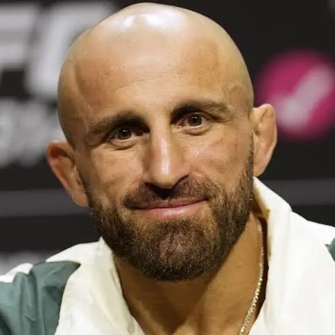 🚨Alexander Volkanovski praises Khabib Nurmagomedov for never falling into Conor McGregor's traps.

"You've got to have the right fighter to be able to not fall into the traps that Conor puts you in. Khabib did a great job. Conor baited him to the cage, thinking that he was gonna panic, punch, shoot, and all that, but Khabib wasn't having any of that."

via: @alexvolkanovski
