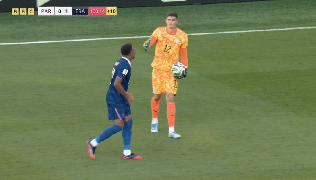 🚨 ORLANDO GILL WANTED TO GREET KYLIAN MBAPPÉ AT FULL TIME BUT THE STRIKER IGNORED HIM! 😳

🇵🇾 Paraguay 0-1 France 🇫🇷 