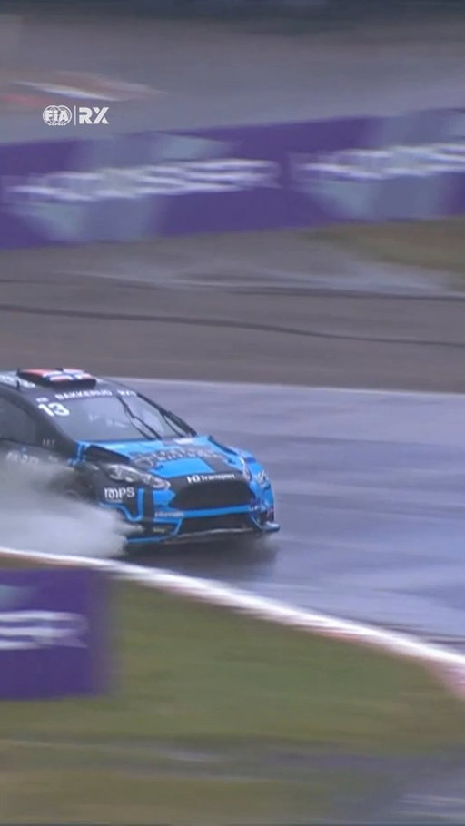 The absolute carnage from this morning's torrential rain feat. Kristoffersson and Bakkerud 🌧️ 💥

#FIARallycross #EuroRX 