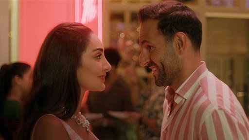 نصيبك؟ حذفة حصاة..
فيلم #أحبك_من_زمان جاي في 23 يوليو حصريًا على نتفليكس. 