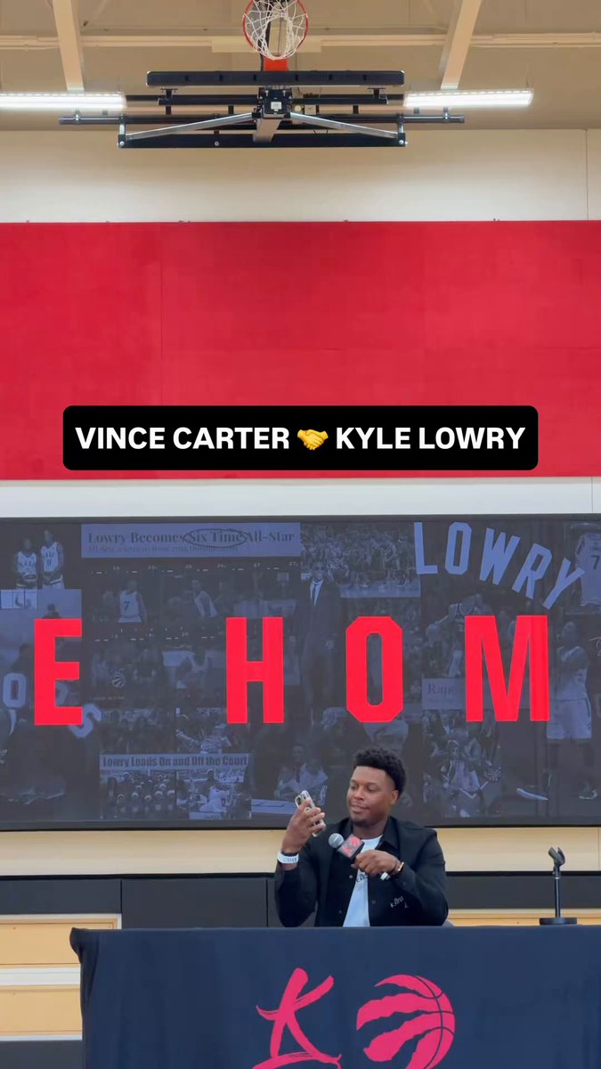 One legend to another: Vince Carter ❤️ Kyle Lowry. 