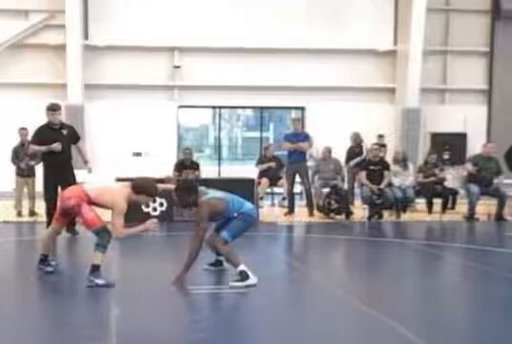 Noah Desmond uses a strong underhook to throw his opponent for 4 points at the 16U National Duals. 

Stay on the lookout for him at Fargo 👀 