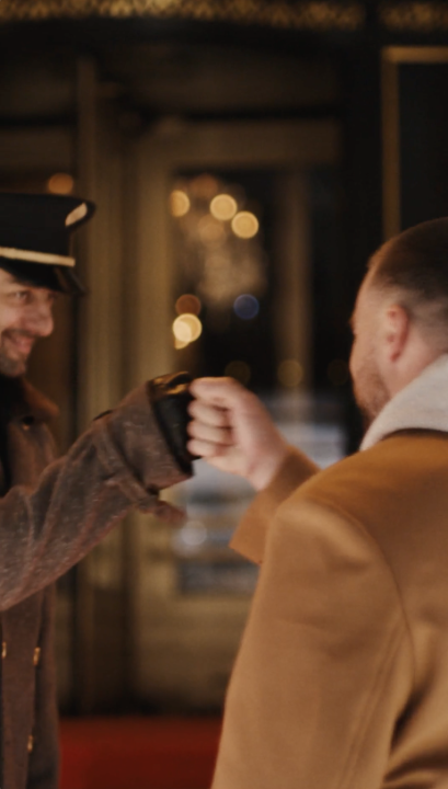 congratulations @tkelce!
see you at the Plaza in September
#traviskelce #tommyhilfiger 
