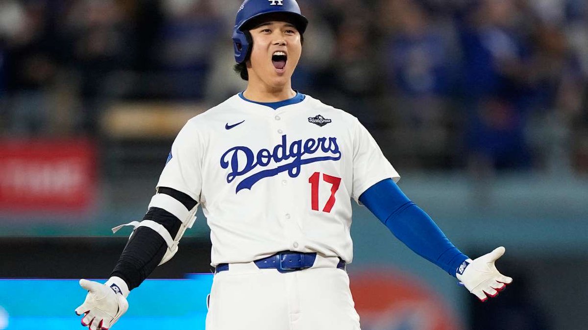 Players with 300+ career home runs as a hitter and 500+ strikeouts as a pitcher:

- Shohei Ohtani

The best to ever do it 